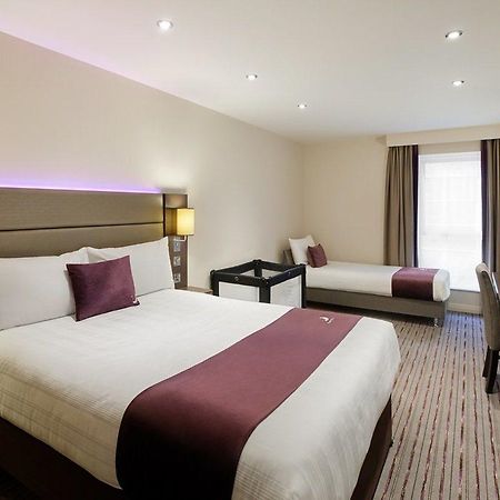 Premier Inn Sevenoaks Extérieur photo